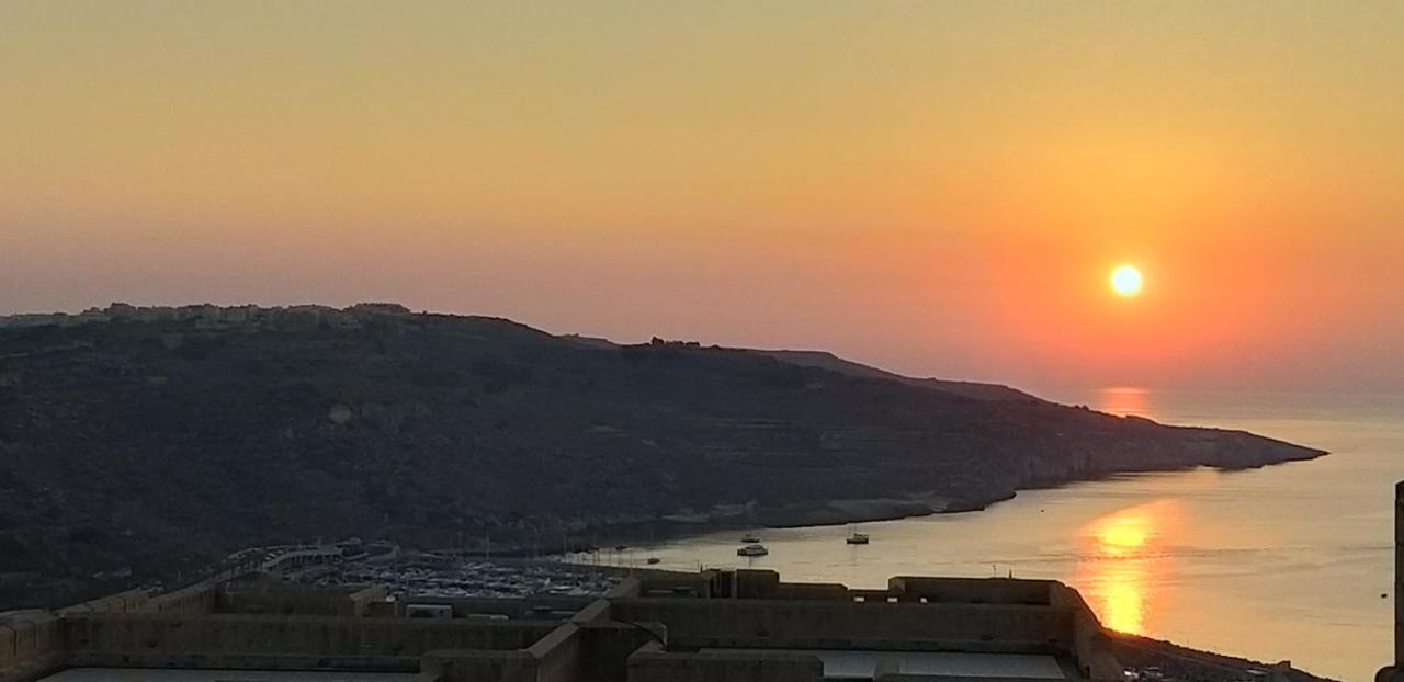 Luxury Apartment - Fort Chambray Għajnsielem Dış mekan fotoğraf